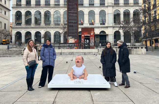 Escultura reivindicativa del derecho a lactancia materna en público