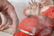 Ser fumadora pasiva (lo que se conoce como exposición al humo de segunda mano, o ambiental) puede originar mutaciones genéticas en el bebé durante el embarazo.
