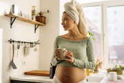 La lista de alimentos que no pueden comer las embarazadas, por razones de seguridad alimentaria, incluye algunos tés e infusiones. Descubre aquellos cuyo consumo es recomendable durante esta etapa.