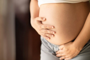La listeriosis es una de las afecciones más graves que puede sufrir la embarazada y está producida después de la infección con la bacteria ‘listeria’: ¿se puede evitar?