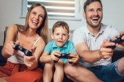 Un nuevo estudio realizado por la Universidad Oberta de Cataluña (UOC) revela que el uso habitual de videojuegos antes de la adolescencia mejora la memoria de trabajo años más tarde.  A pesar de muchas opiniones en contra, la ciencia ha demostrado que jugar a videojuegos tiene efectos positivos.