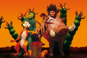 Timón y Pumba en el musical de El Rey León