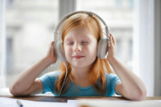 Los audiolibros son un buen recurso para fomentar la lectura en los niños