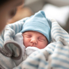 Los bebés nacen sin ‘manual de instrucciones’ y cuando salimos del hospital comienzan las dudas sobre sus cuidados. Aquí una guía de consejos que no te enseñarán en el hospital.