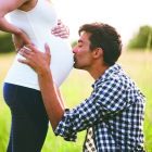 Síndrome de Couvade: ¿puede experimentar tu pareja los mismos síntomas de embarazo?