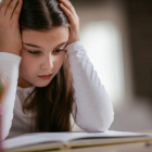 Entre el 15% y el 25% de los estudiantes experimenta ansiedad ante los exámenes, según un estudio.