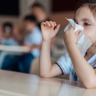 Llevar a los niños enfermos al colegio y bajo los efectos de alguna medicación antitérmica es más habitual de lo que imaginamos