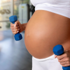 En caso de escoger el entrenamiento con peso en la primera parte del embarazo conviene hacerlo con máquinas que presenten resistencia y no con peso libre.
