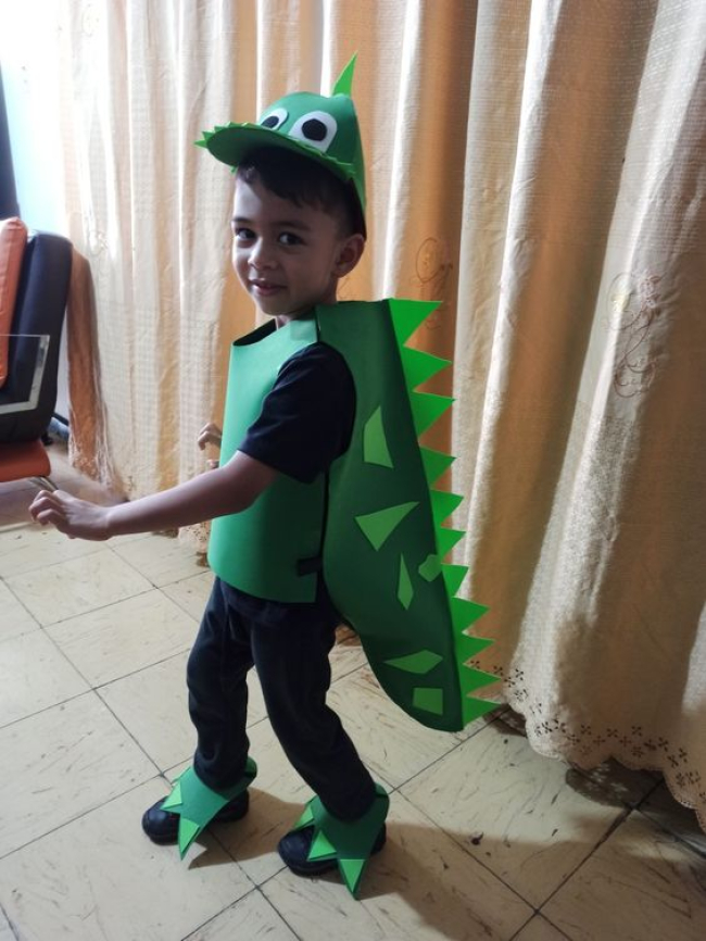 Disfraz de dinosaurio para niños